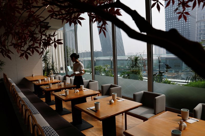 Japan's service sentiment worsens in April as US tariffs take toll