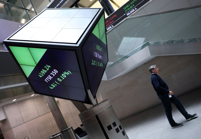 &copy; Reuters. FILE PHOTO: Financial markets data and information are displayed on screens inside the LSEG (London Stock Exchange Group) headquarters in Paternoster Square, London, Britain, April 25, 2025. REUTERS/Toby Melville/File photo