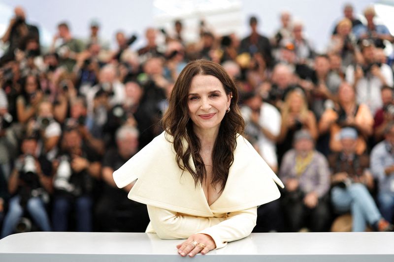 &copy; Reuters. Juliette Binoche, Jury President of the 78th Cannes Film Festival poses during a photocall before the opening ceremony of the 78th Cannes Film Festival in Cannes, France, May 13, 2025. REUTERS/Stephane Mahe     TPX IMAGES OF THE DAY