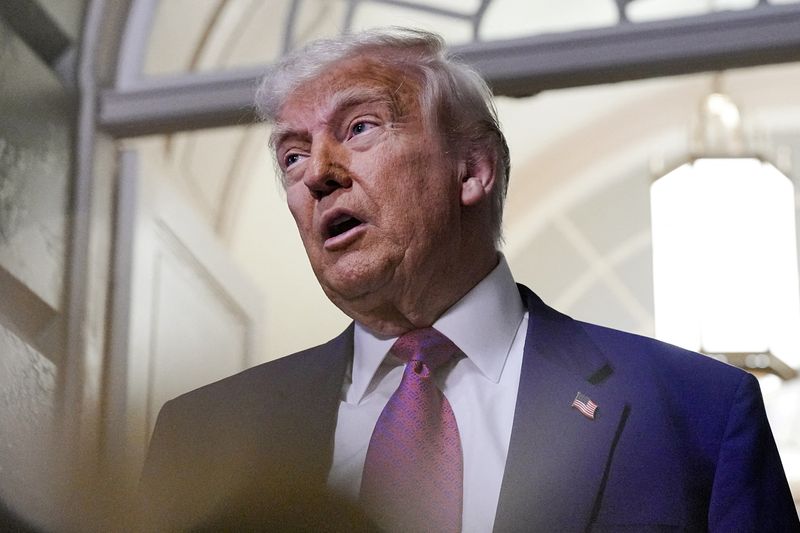 Trump diz que Musk enfrentará "consequências sérias" se financiar candidatos democratas