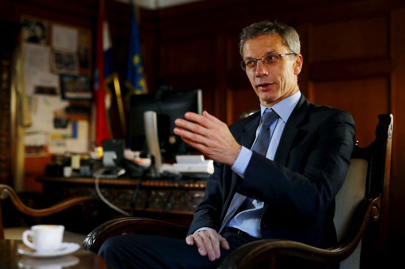 &copy; Reuters. Membro do BCE Boris Vujcic durante entrevista à Reuters, em Zagreb, na Croácian21/01/2016nREUTERS/Antonio Bronic