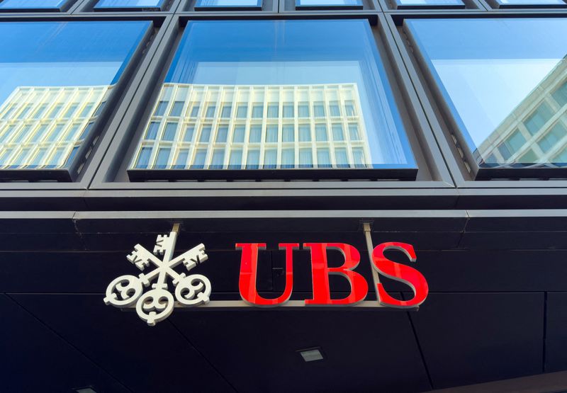 &copy; Reuters. Il logo Ubs a Zurigo, in Svizzera. REUTERS/Denis Balibouse