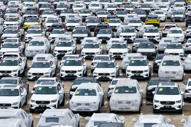 &copy; Reuters. Carros no porto de Nanjing, na província de Jiangsu, na Chinan09/06/2025ncnsphoto via REUTERS