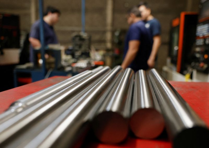 US, Mexico close to deal that would cut steel tariffs, Bloomberg reports