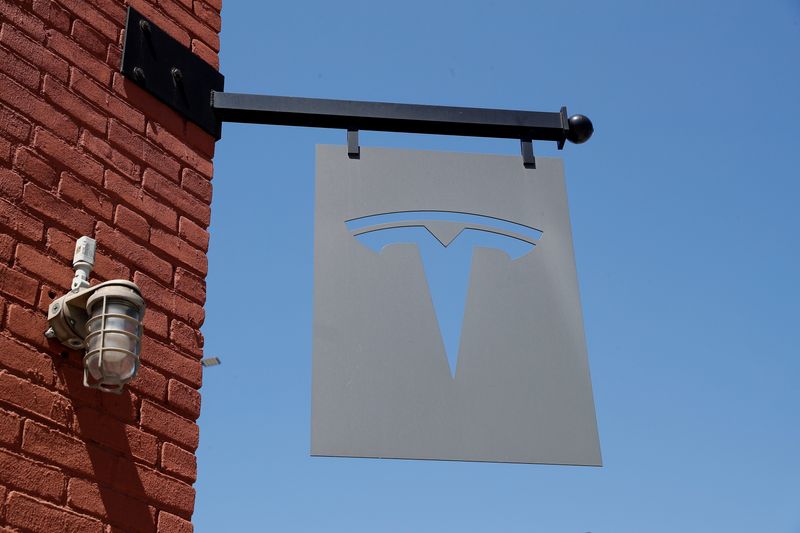 &copy; Reuters. Logo da Tesla em Nova Yorkn26/4/2021 REUTERS/Shannon Stapleton/Arquivo