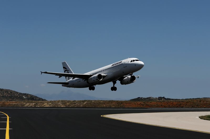 Factbox-Airlines suspend flights after Israeli strikes