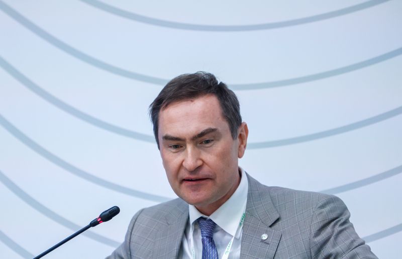 Exclusive-Russia's Sberbank warns of economy overcooling, says key rate below 15% would spur growth