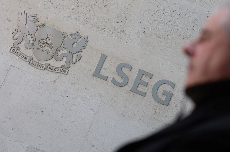 London stocks fall as BoE keeps rates on hold; Middle East tensions persist