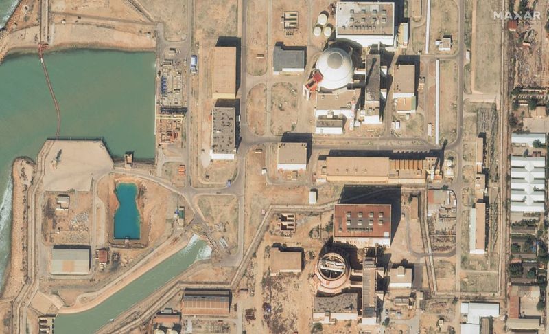 &copy; Reuters. Uma imagem de satélite mostra os reatores nucleares na usina de Bushehr, no Irã, nesta imagem de divulgação datada de 1º de janeiro de 2025. Maxar Technologies/Handout via REUTERS