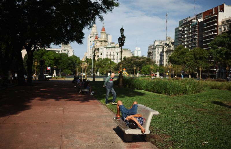 Argentina's economy expands 5.8% in Q1 year-on-year