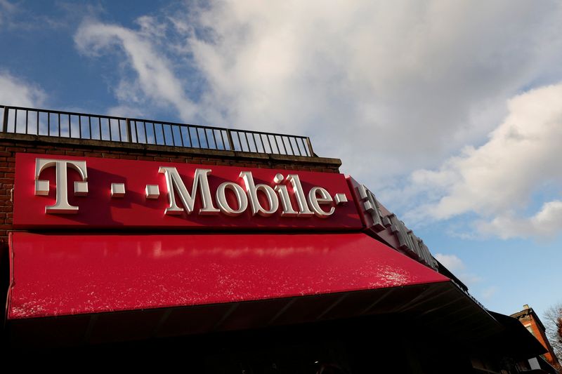 T-Mobile to launch data service on satellite-based network in October