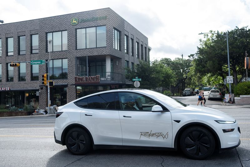 &copy; Reuters. Táxi autônomo da Tesla nos EUAnREUTERS/Joel Angel Juarez