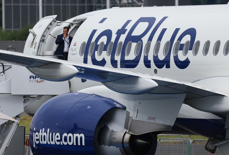 Spirit Airlines urges US to reject JetBlue, United partnership