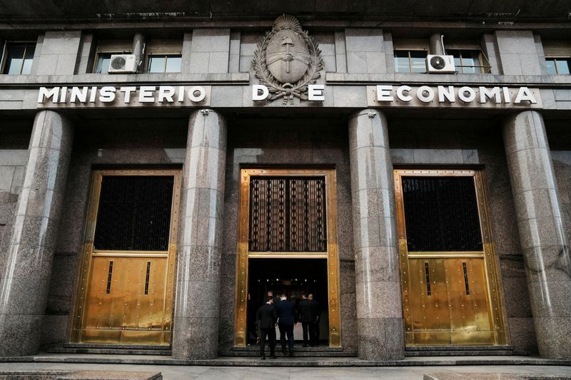 &copy; Reuters. Sede do Ministério da Economia da Argentina em Buenos Airesn11/04/2025. REUTERS/Irina Dambrauskas/File Photo