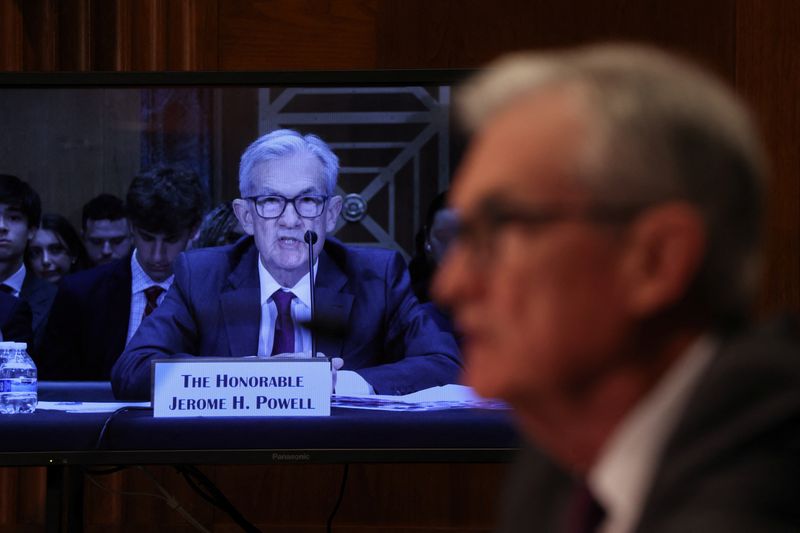 Fed's Powell cautions against ending Fed power to pay interest on reserves