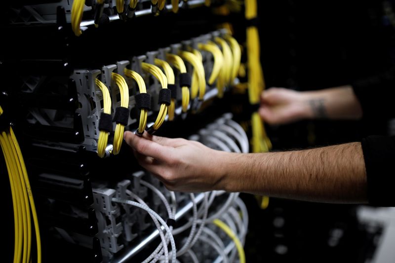 Equinix shares fall as revenue, capital spending forecast disappoint investors