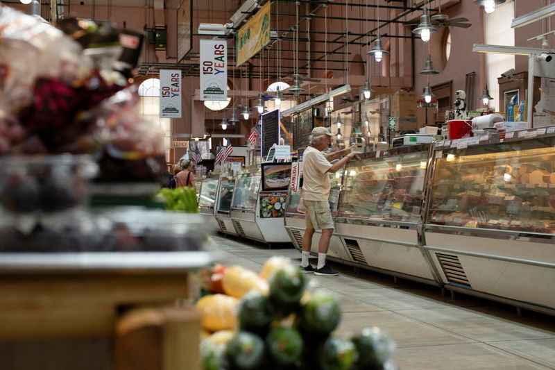 US consumer spending falls unexpectedly in May