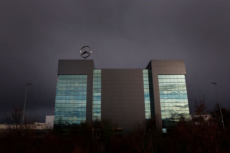 Mercedes says no supply chain disruptions after China export concerns