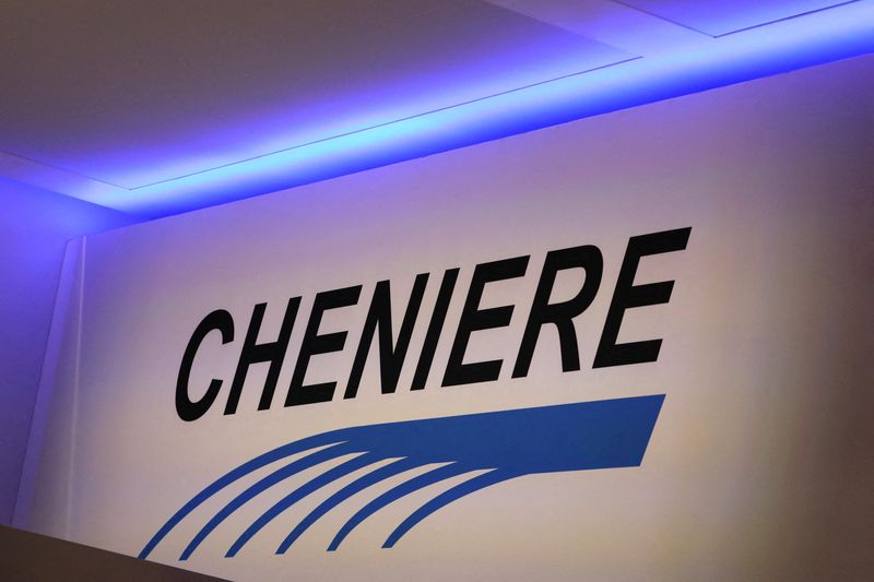 &copy; Reuters. FILE PHOTO: The logo of Houston-based liquefied natural gas company Cheniere seen during the LNG 2023 energy trade show in Vancouver, British Columbia, Canada, July 12, 2023. REUTERS/Chris Helgren/File Photo