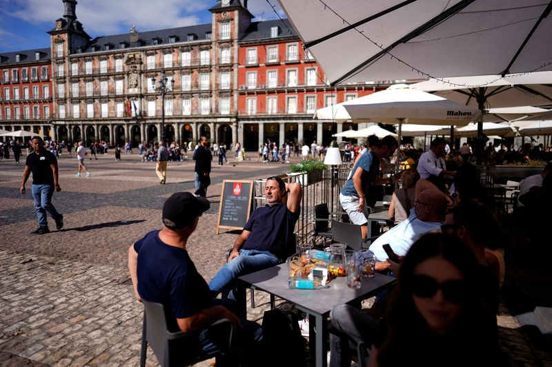 &copy; Reuters. Restaurante na Plaza Mayor, Madrin05/10/2024. REUTERS/Ana Beltran/ File Photo