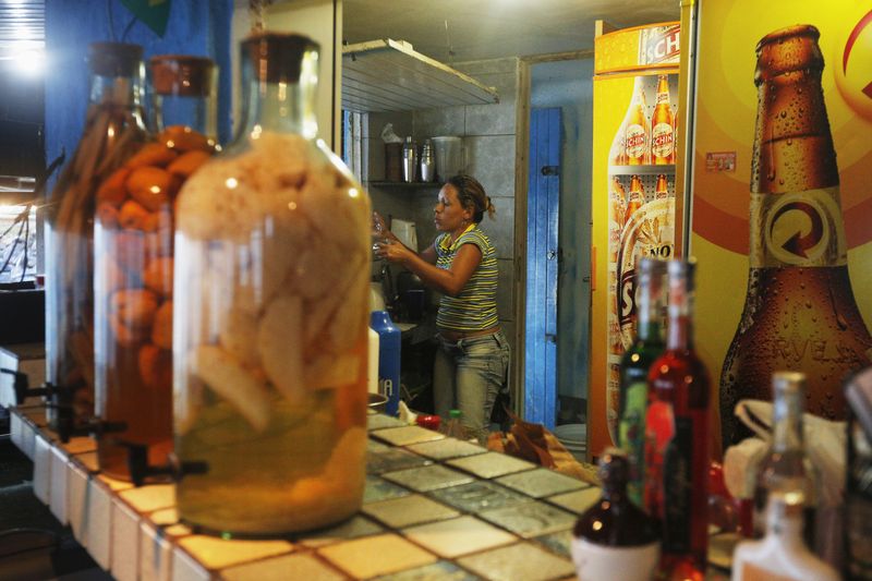 Setor de serviços no Brasil contrai pelo 3º mês seguido em junho, mostra PMI