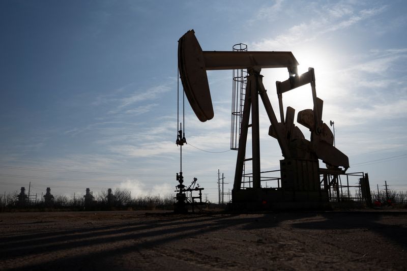 Oil prices steady on solid job market, tariff uncertainty