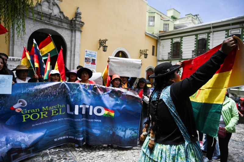 Bolivian congress brawls over China, Russia lithium deals