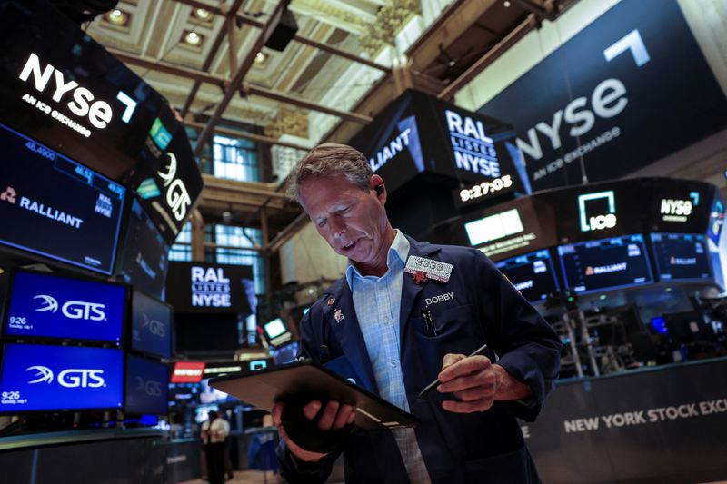 Investors eye tariff deadline as US stocks rally