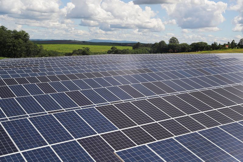 &copy; Reuters. Fazenda solar em Porto Feliz (SP)