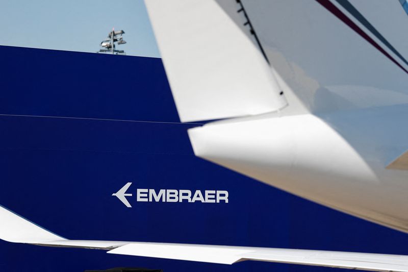 &copy; Reuters. Logo da Embraer na Paris Airshown17/06/2025 REUTERS/Benoit Tessier