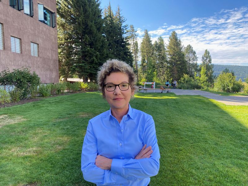 &copy; Reuters. FILE PHOTO: Federal Reserve Bank of San Francisco President Mary Daly poses for a photograph at the Kansas City Federal Reserve Bank's annual Economic Policy Symposium in Jackson Hole, Wyoming, U.S. August 25, 2023. REUTERS/Ann Saphir/ File Photo