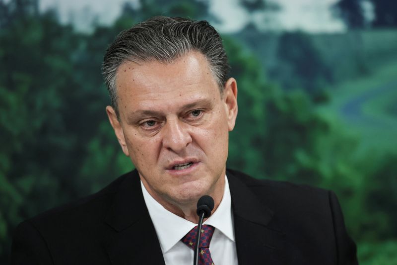 &copy; Reuters. Ministro da Agricultura Carlos Fávaro em Brasílian 4/6/2025    REUTERS/Adriano Machado
