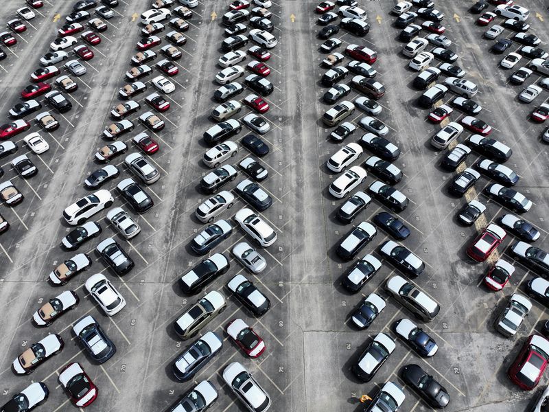 &copy; Reuters. FILE PHOTO: A drone view shows cars at the Port of Baltimore, Maryland, U.S., April 2, 2025. REUTERS/Evelyn Hockstein/ File Photo