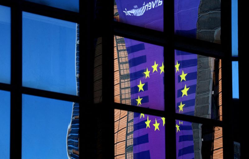 Trump announces 30% tariffs on EU and...
