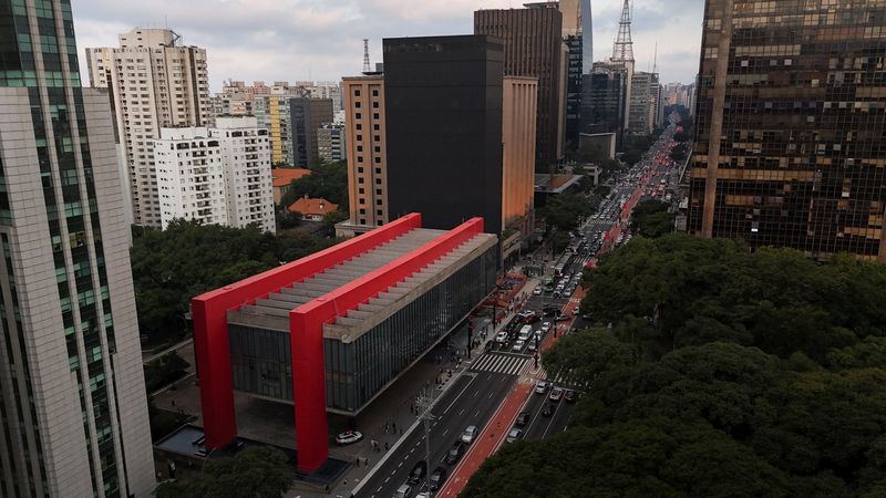 Atividade econômica tem 1ª retração do ano em maio em resultado pior que o esperado, mostra BC