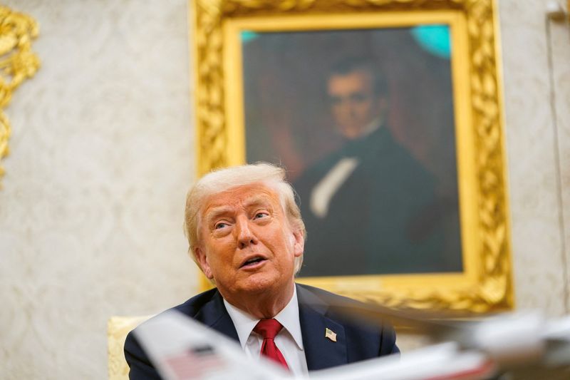 Trump announces weapons for Ukraine, warns Russia