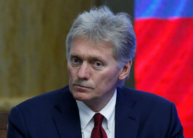 &copy; Reuters. Il portavoce del Cremlino Dmitry Peskov  nel corso dei colloqui russo-kirghisi a Bishkek, in Kirghizistan, il 12 ottobre 2023. REUTERS/Vladimir Pirogov