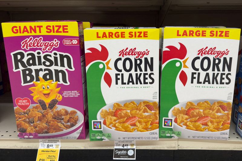 &copy; Reuters. FILE PHOTO: Kellogg's Raisin Bran and Corn Flakes cereal is displayed at a grocery store, as WK Kellogg agreed to be bought by Ferrero in a deal worth around $3.1 billion, in Encinitas, California, U.S. July 10, 2025.  REUTERS/Mike Blake/ File Photo