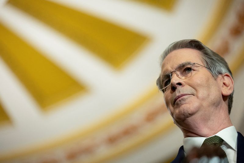 Trump diz que Bessent é opção para substituir Powell no Fed