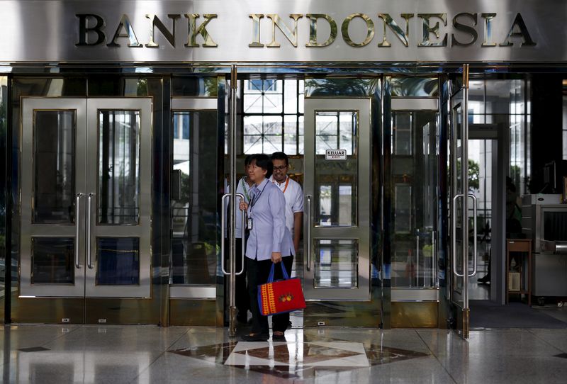 Indonesia central bank cuts lending facility rate by 25 bps to 6%