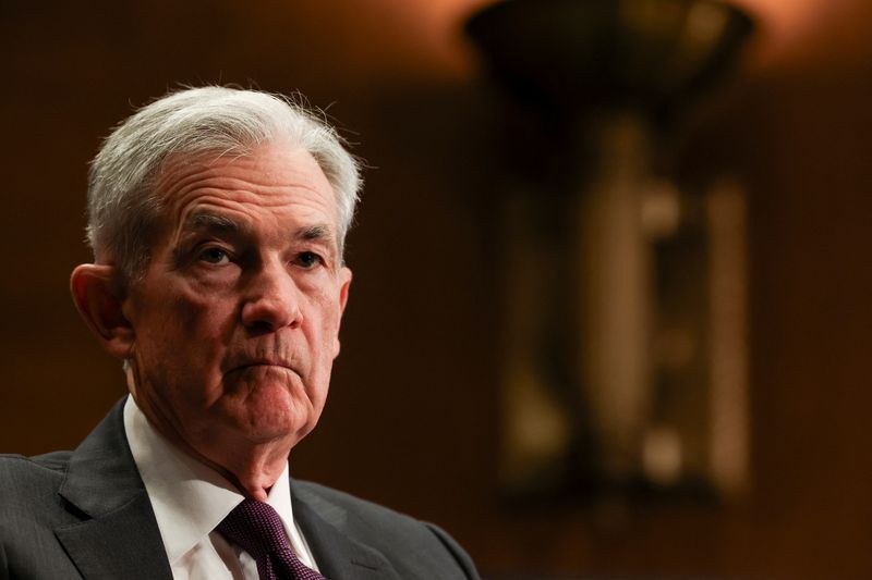 Trump diz que não planeja demitir Powell do Fed