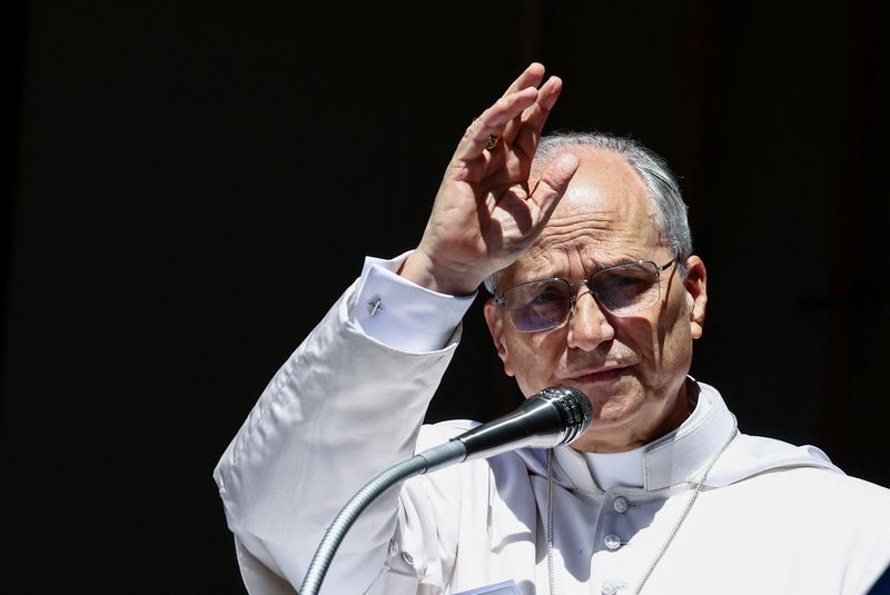 &copy; Reuters. Papa Leão 14 lidera oração do Angelus em Castel Gandolfo, na Itálian20/07/2025 REUTERS/Yara Nardi