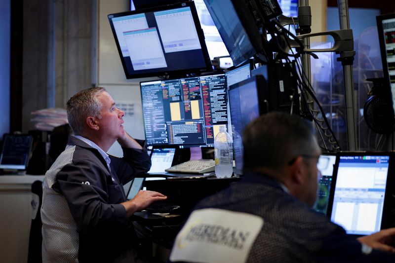 &copy; Reuters. Operador na bolsa de Nova Yorkn07/07/2025. REUTERS/Jeenah Moon