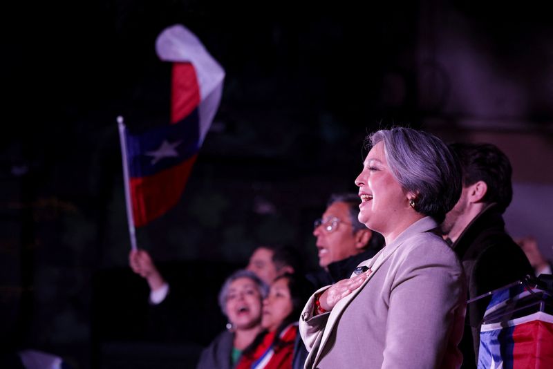 &copy; Reuters. Former Labor Minister and member of Chile's communist party, Jeannette Jara, sings the national anthem after winning the presidential primaries in Santiago, Chile, June 29, 2025. REUTERS/Pablo Sanhueza/File Photo