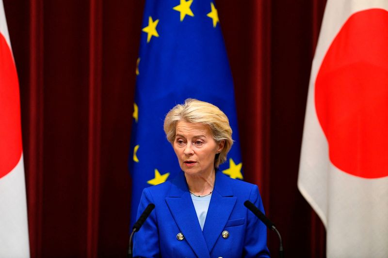 &copy; Reuters. Presidente da Comissão Europeia, Ursula von der Leyen, durante declaração à imprensa, em Tóquio, no Japãon23/07/2025nDavid Mareuil/Pool via REUTERS