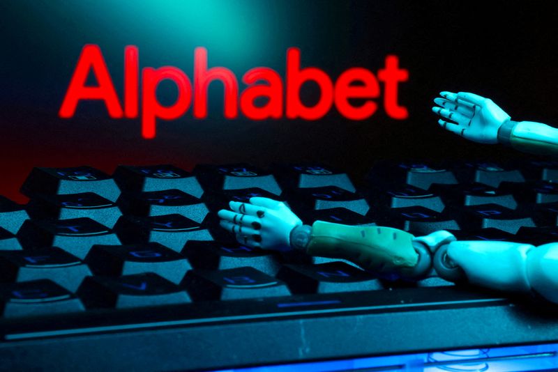 &copy; Reuters. O logotipo da Alphabet, um teclado e mãos robóticas são vistos nesta ilustração criada em 27 de janeiro de 2025. REUTERS/Dado Ruvic/Ilustração