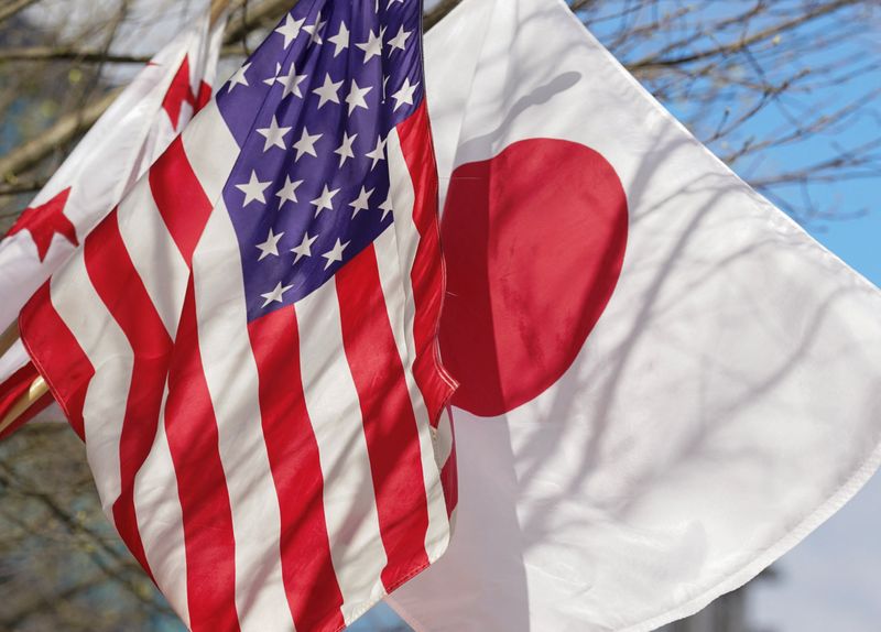 &copy; Reuters. Bandeiras de EUA e Japão na Casa Branca, em Washingtonn05/04/2024nREUTERS/Kevin Lamarque