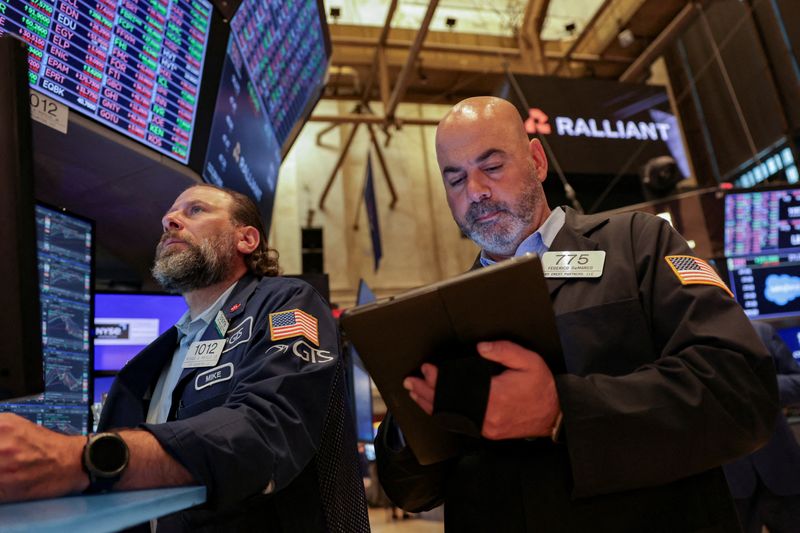 Global equity funds draw weekly inflows on trade deal optimism