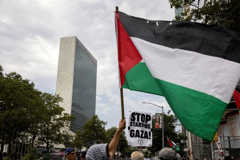 Ministers gather at UN for delayed meeting on Israel, Palestinians