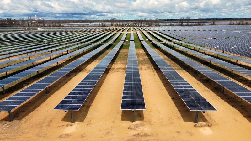 &copy; Reuters. Complexo solar nos EUA